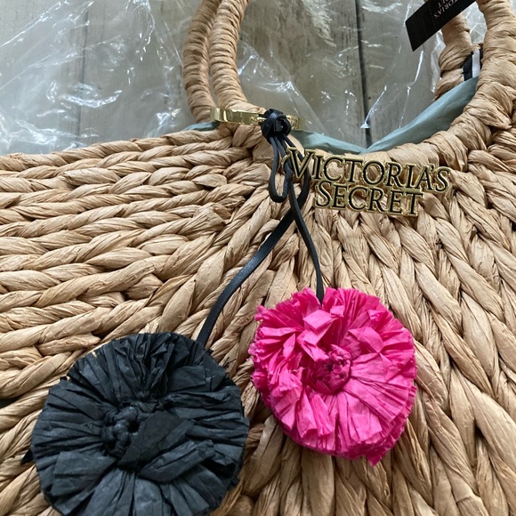 NWT! Victoria secret Half moon straw beach tote - Picture 2 of 10